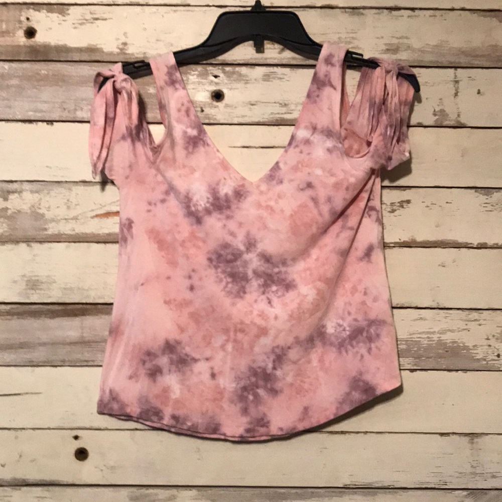 AMERICAN EAGLE OPEN SHOULDER T-SHIRT